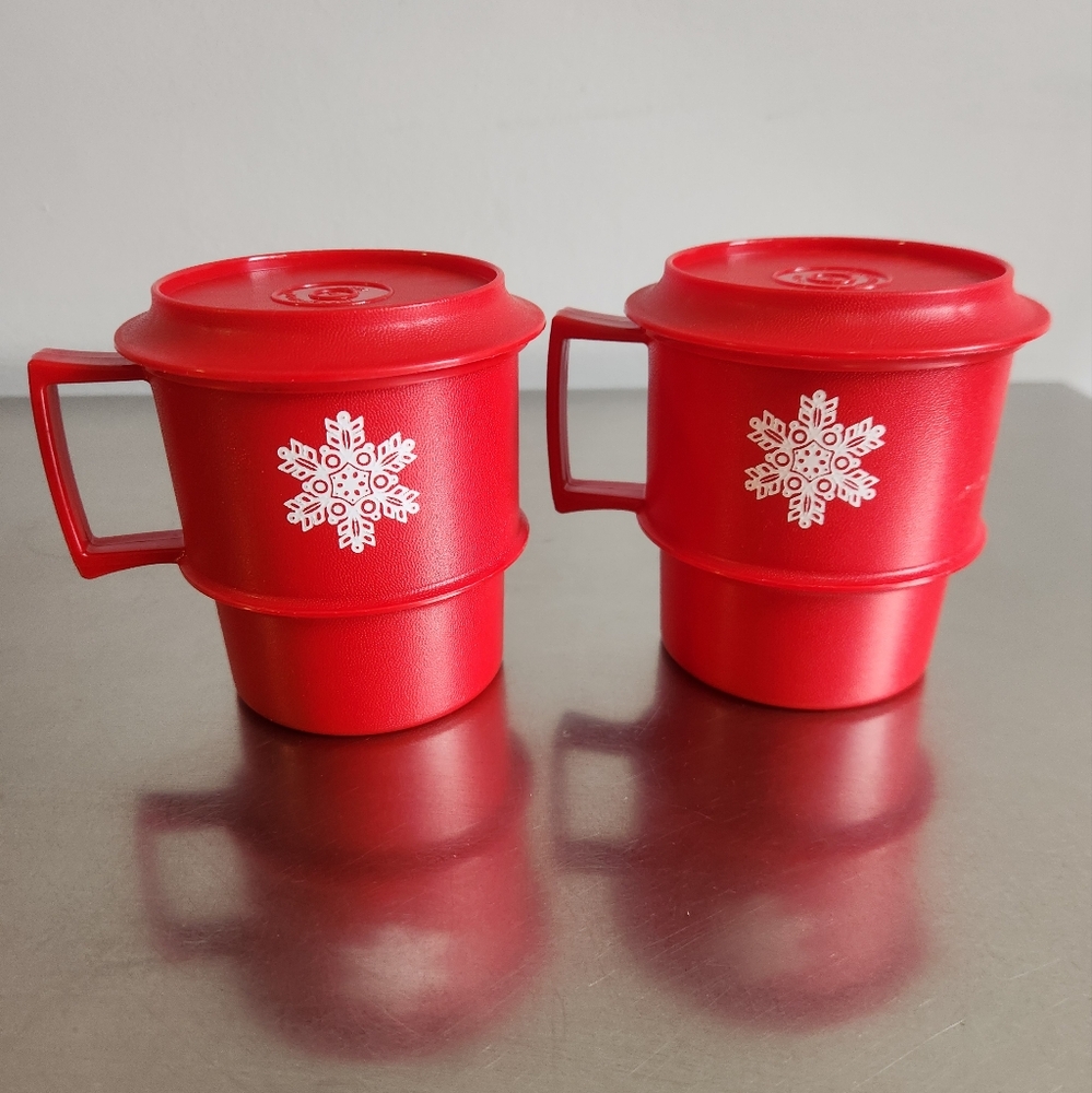 Vintage Tupperware Christmas Mugs (2)